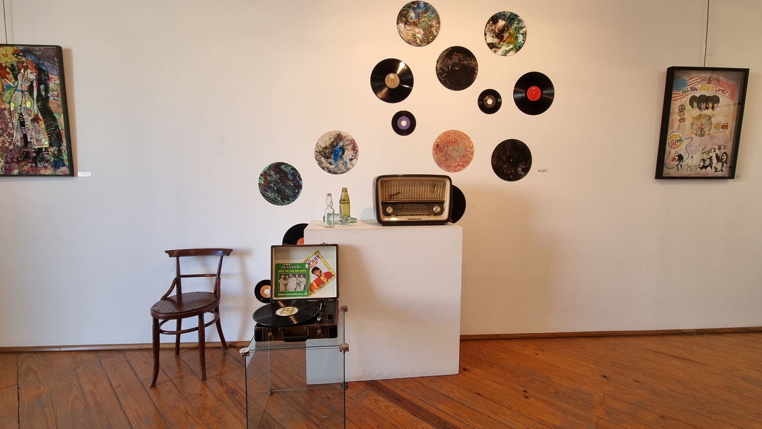 Os Loucos anos 60 - Exposição Coletiva do AveiroArte, na Galeria Morgados da Pedricosa